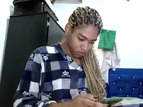 Snapshot of miriam775 chatting on January 9, 2025, 12:30 pm miriam775 online show from January 9, 2025, 12:30 pm