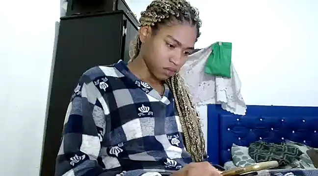 Snapshot of miriam775 chatting on January 13, 2025, 11:30 am miriam775 online show from January 13, 2025, 11:30 am