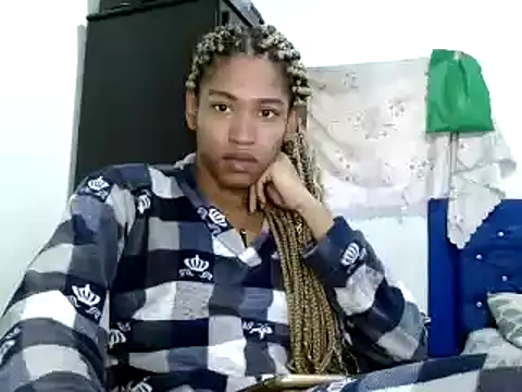 Snapshot of miriam775 chatting on January 14, 2025, 11:42 am miriam775 online show from January 14, 2025, 11:42 am