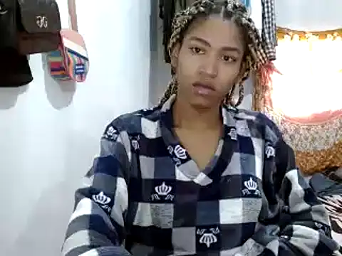 Snapshot of miriam775 chatting on January 21, 2025, 1:11 pm miriam775 online show from January 21, 2025, 1:11 pm