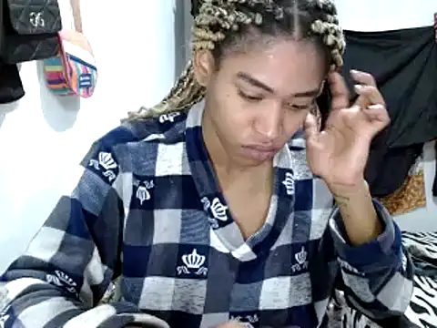 Snapshot of miriam775 chatting on January 22, 2025, 3:18 pm miriam775 online show from January 22, 2025, 3:18 pm