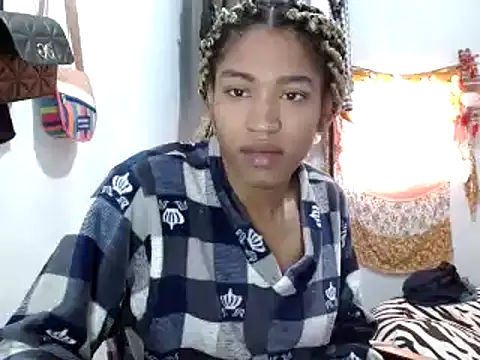 Snapshot of miriam775 chatting on January 26, 2025, 1:25 pm miriam775 online show from January 26, 2025, 1:25 pm