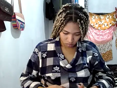 Snapshot of miriam775 chatting on February 5, 2025, 12:27 pm miriam775 online show from February 5, 2025, 12:27 pm