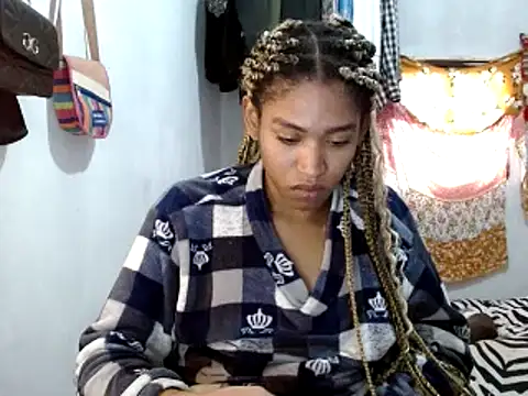 Snapshot of miriam775 chatting on February 5, 2025, 3:31 pm miriam775 online show from February 5, 2025, 3:31 pm