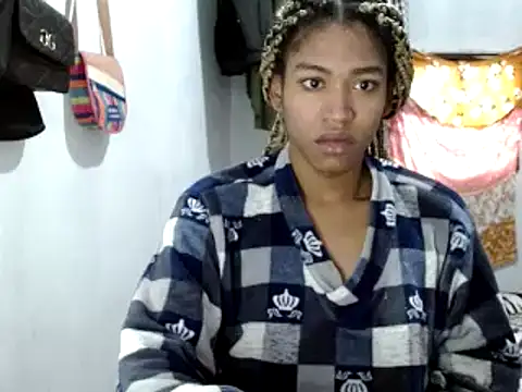 Snapshot of miriam775 chatting on February 6, 2025, 12:26 pm miriam775 online show from February 6, 2025, 12:26 pm