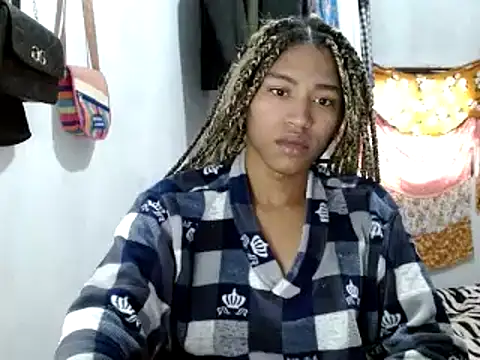 Snapshot of miriam775 chatting on February 8, 2025, 1:11 pm miriam775 online show from February 8, 2025, 1:11 pm