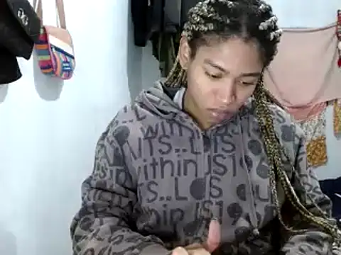 Snapshot of miriam775 chatting on February 14, 2025, 12:14 pm miriam775 online show from February 14, 2025, 12:14 pm