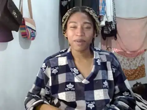 Snapshot of miriam775 chatting on February 14, 2025, 3:15 pm miriam775 online show from February 14, 2025, 3:15 pm