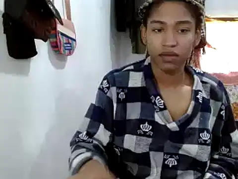 Snapshot of miriam775 chatting on February 18, 2025, 3:10 pm miriam775 online show from February 18, 2025, 3:10 pm