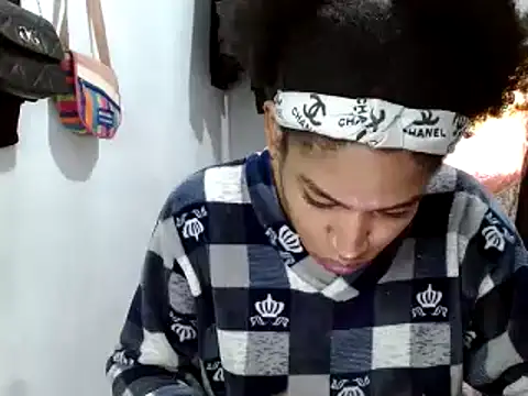 Snapshot of miriam775 chatting on March 13, 2025, 2:23 pm miriam775 online show from March 13, 2025, 2:23 pm