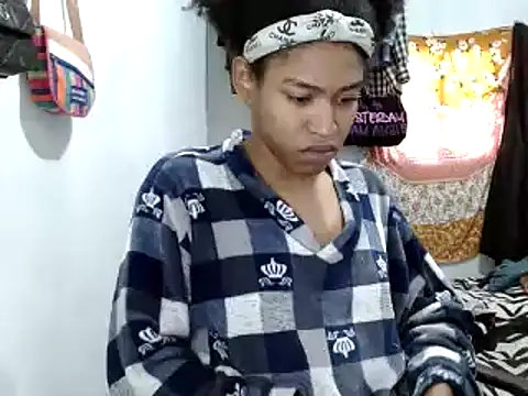 Snapshot of miriam775 chatting on March 15, 2025, 12:45 pm miriam775 online show from March 15, 2025, 12:45 pm