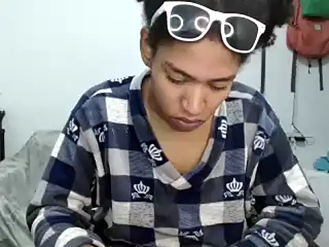 Snapshot of miriam775 chatting on September 10, 2025, 10:48 am miriam775 online show from September 10, 2025, 10:48 am