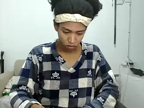 Snapshot of miriam775 chatting on September 23, 2025, 10:40 am miriam775 online show from September 23, 2025, 10:40 am