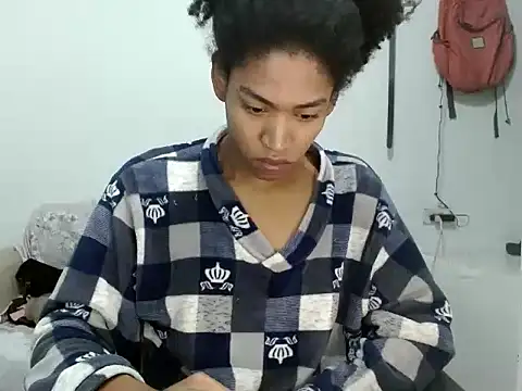 Snapshot of miriam775 chatting on September 26, 2025, 10:52 am miriam775 online show from September 26, 2025, 10:52 am