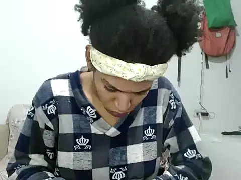 Snapshot of miriam775 chatting on September 28, 2025, 7:47 am miriam775 online show from September 28, 2025, 7:47 am