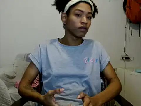 Snapshot of miriam775 chatting on October 2, 2025, 5:20 pm miriam775 online show from October 2, 2025, 5:20 pm