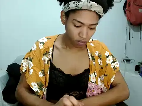 Snapshot of miriam775 chatting on October 3, 2025, 11:18 am miriam775 online show from October 3, 2025, 11:18 am