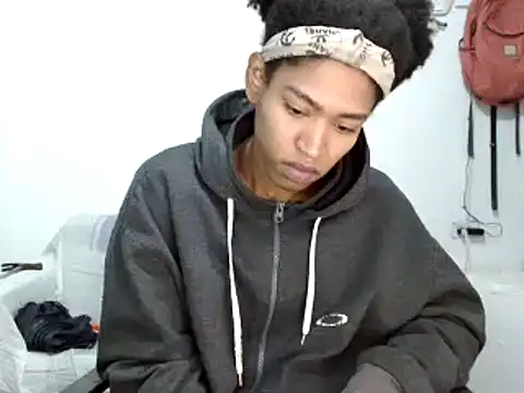 Snapshot of miriam775 chatting on October 7, 2025, 11:40 am miriam775 online show from October 7, 2025, 11:40 am