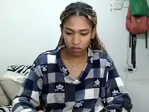 Snapshot of miriam775 chatting on January 7, 2026, 1:35 pm miriam775 online show from January 7, 2026, 1:35 pm