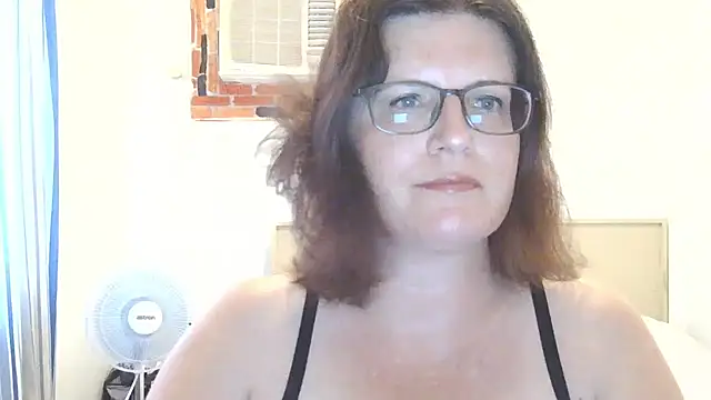 CrimsonMistress online show from April 7, 2026, 10:53 pm