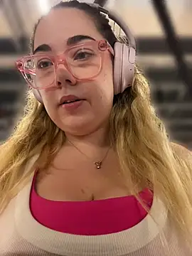 brooklynivy online show from April 15, 2026, 12:23 pm