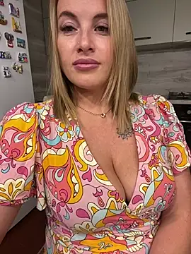 Snapshot of Cute_Hot_Alice chatting on June 7, 2026, 8:34 pm Cute Hot Alice online show from June 7, 2026, 8:34 pm