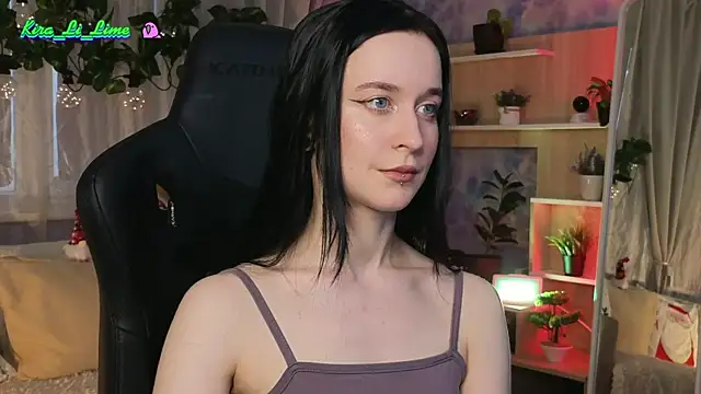 Snapshot of KiraLiLime chatting on January 18, 2025, 11:43 am KiraLiLime online show from January 18, 2025, 11:43 am