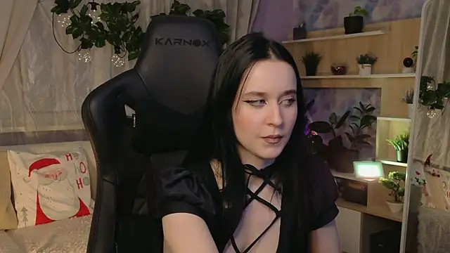 Snapshot of KiraLiLime chatting on February 12, 2025, 9:54 pm KiraLiLime online show from February 12, 2025, 9:54 pm