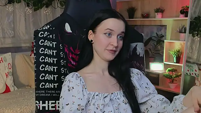 Snapshot of KiraLiLime chatting on March 2, 2025, 10:16 pm KiraLiLime online show from March 2, 2025, 10:16 pm