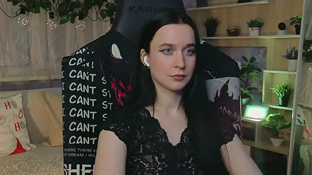 Snapshot of KiraLiLime chatting on March 9, 2025, 9:36 pm KiraLiLime online show from March 9, 2025, 9:36 pm