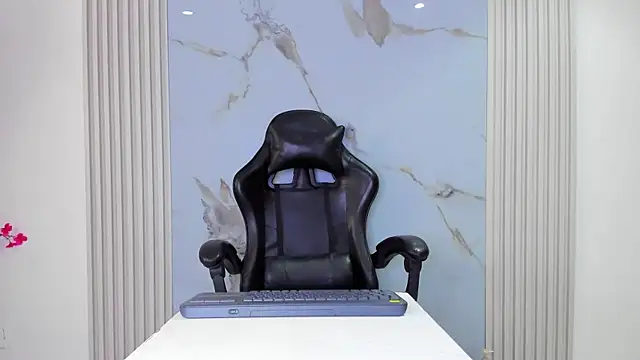 BridgetRodriguez online show from April 19, 2026, 12:59 pm