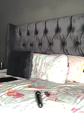 Anaelle24 online show from March 13, 2025, 9:10 am