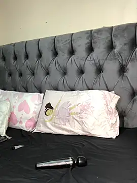 Anaelle24 online show from July 14, 2026, 4:39 am