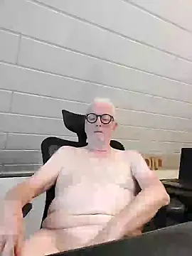 Greyhound70 online show from September 25, 2025, 7:56 am