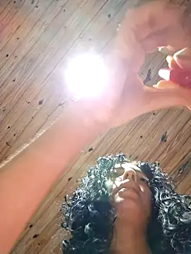 Sweet-diamondxxx online show from April 9, 2026, 10:42 am