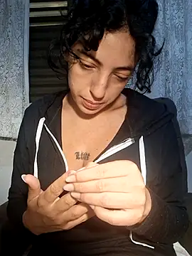 Sweet-diamondxxx online show from April 15, 2026, 10:33 am