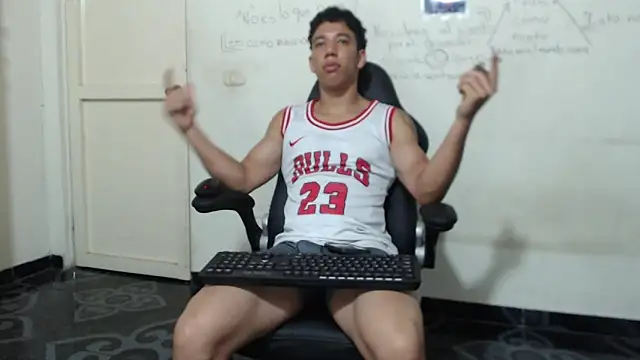 ethan noir online show from February 1, 2026, 8:46 am