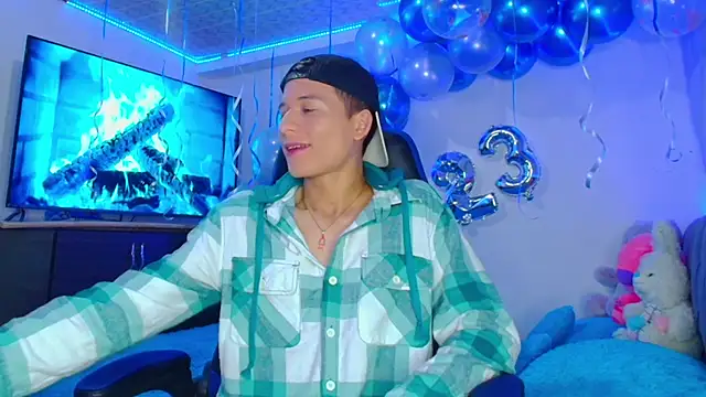 bryamer 19 online show from January 11, 2025, 1:16 am