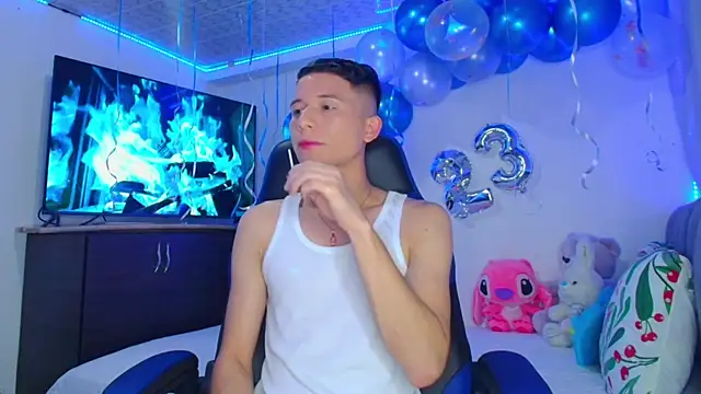 bryamer 19 online show from January 13, 2025, 1:56 am