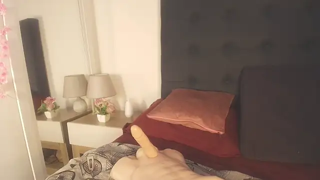 Evelonga 707 online show from April 8, 2026, 7:14 pm