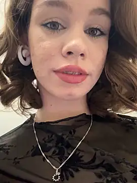 Street young online show from December 22, 2024, 1:55 pm