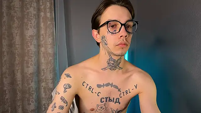 Snapshot of anahori__simon chatting on January 21, 2025, 8:21 pm anahori simon online show from January 21, 2025, 8:21 pm