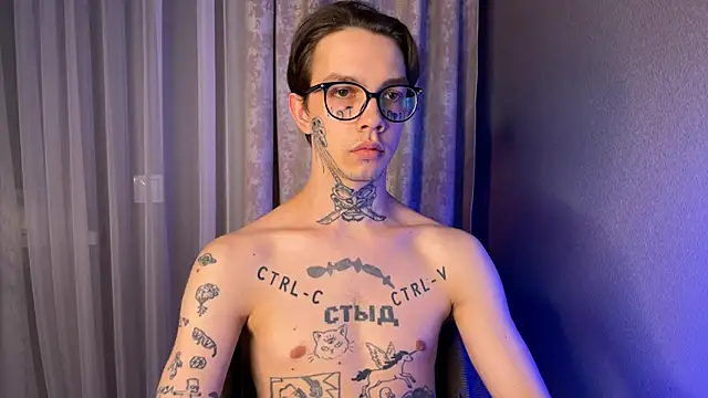 Snapshot of anahori__simon chatting on February 6, 2025, 11:48 pm anahori simon online show from February 6, 2025, 11:48 pm