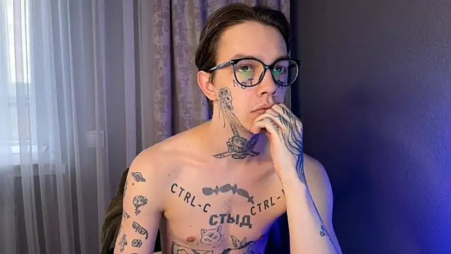 Snapshot of anahori__simon chatting on February 7, 2025, 8:33 am anahori simon online show from February 7, 2025, 8:33 am