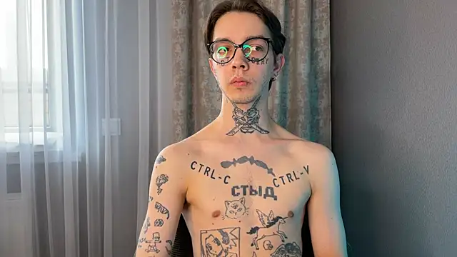 Snapshot of anahori__simon chatting on February 8, 2025, 11:44 am anahori simon online show from February 8, 2025, 11:44 am