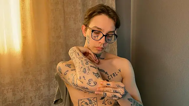 Snapshot of anahori__simon chatting on February 9, 2025, 1:25 pm anahori simon online show from February 9, 2025, 1:25 pm