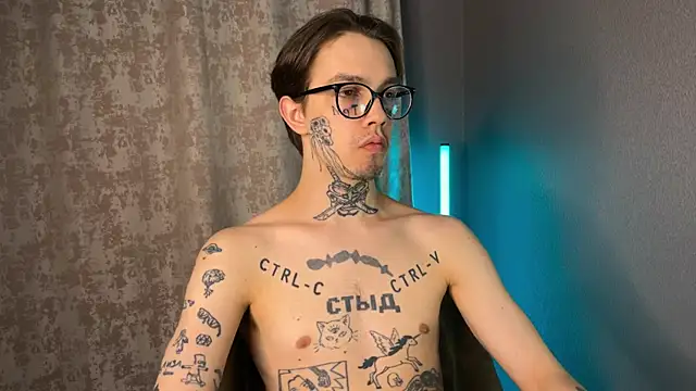 Snapshot of anahori__simon chatting on February 13, 2025, 4:00 am anahori simon online show from February 13, 2025, 4:00 am