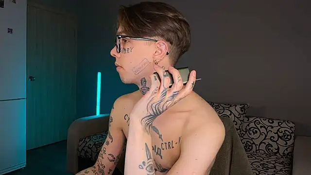 Snapshot of anahori__simon chatting on March 12, 2025, 11:44 pm anahori simon online show from March 12, 2025, 11:44 pm