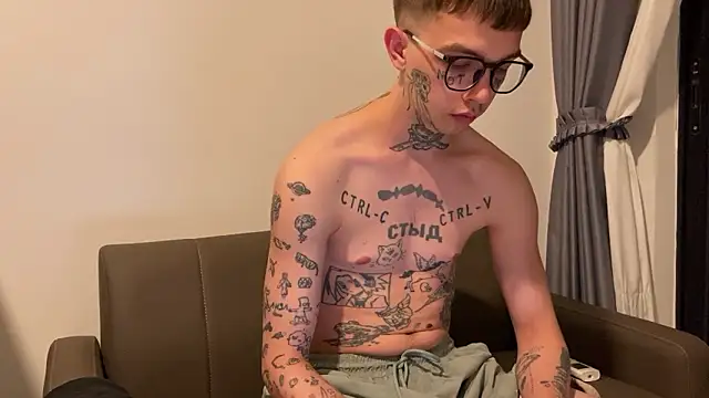 Snapshot of anahori__simon chatting on March 6, 2026, 12:45 pm anahori simon online show from March 6, 2026, 12:45 pm