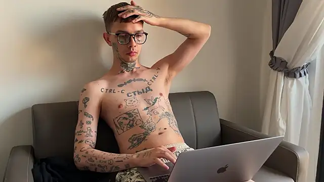 Snapshot of anahori__simon chatting on March 14, 2026, 12:39 am anahori simon online show from March 14, 2026, 12:39 am